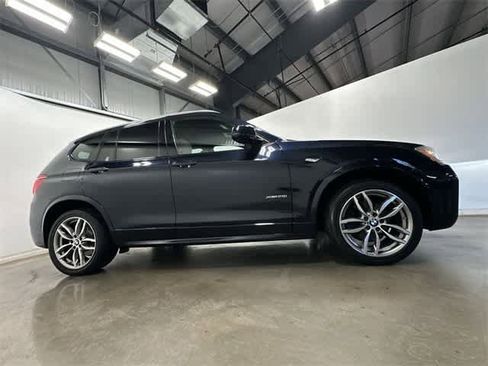 Used 2017 BMW X3 xDrive28i image 3