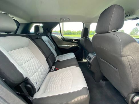 Used 2021 Chevrolet Equinox LS FWD image 33
