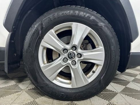 Used 2021 Toyota RAV4 XLE w/ Convenience Package AWD/4WD image 8