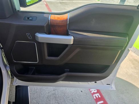 Used 2017 Ford F150 King Ranch w/ Equipment Group 601A Luxury AWD/4WD image 27