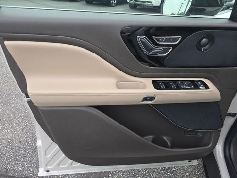 Used 2022 Lincoln Aviator Reserve RWD image 9