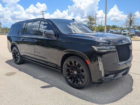 Used 2022 Cadillac Escalade ESV Sport w/ Touring Package AWD/4WD image 2