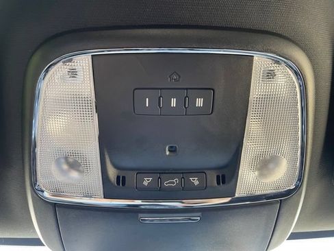 Used 2022 Jeep Grand Cherokee Laredo X AWD/4WD image 34