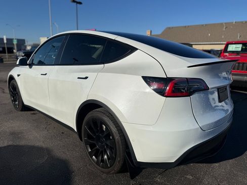 Used 2020 Tesla Model Y Long Range image 24