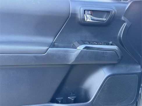 Used 2019 Toyota Tacoma TRD Off-Road image 25