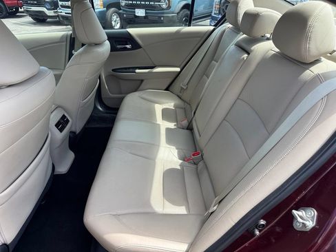 Used 2017 Honda Accord EX-L image 9