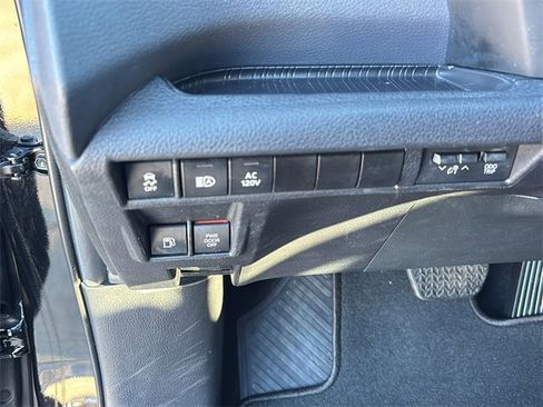 Used 2024 Toyota Sienna XLE Woodland Edition image 20