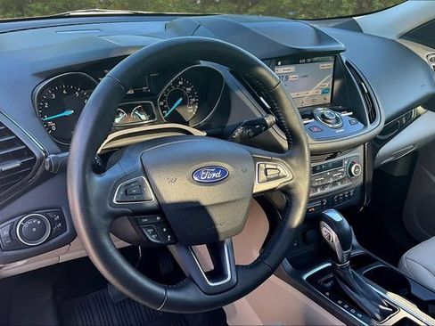 Used 2019 Ford Escape Titanium AWD/4WD image 17