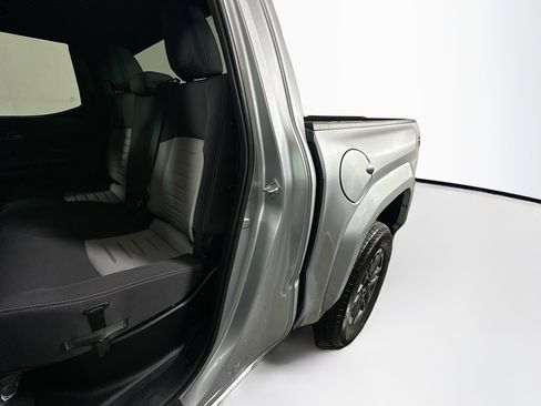 Used 2025 Toyota Tacoma TRD Sport AWD/4WD image 26
