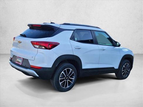 New 2026 Chevrolet TrailBlazer LT w/ Convenience Package FWD image 2