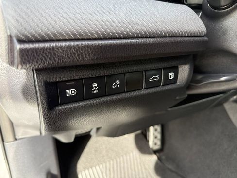 Used 2025 Toyota Camry SE image 22