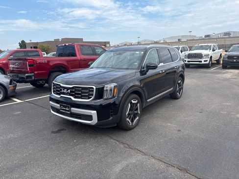 Used 2025 Kia Telluride S FWD image 9