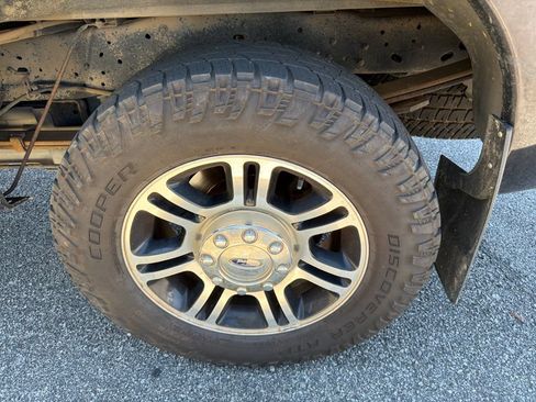 Used 2014 Ford F250 Platinum AWD/4WD image 10