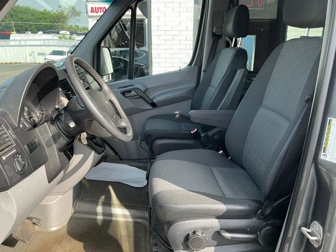 Used 2013 Freightliner Sprinter 2500 RWD image 7