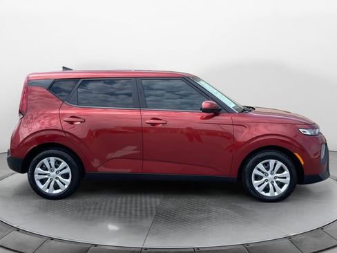 Used 2022 Kia Soul LX image 6