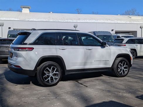 Certified 2024 Jeep Grand Cherokee Limited image 2