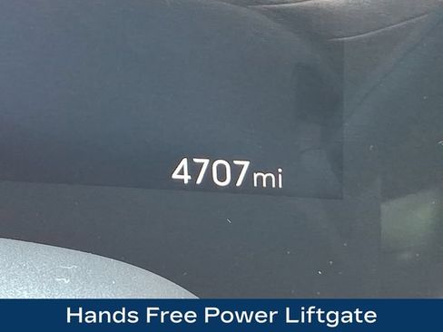Used 2026 Buick Encore GX Avenir w/ Avenir Technology Package AWD/4WD image 6