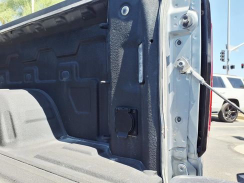Used 2024 GMC Sierra 1500 AT4 w/ Technology Package AWD/4WD image 8
