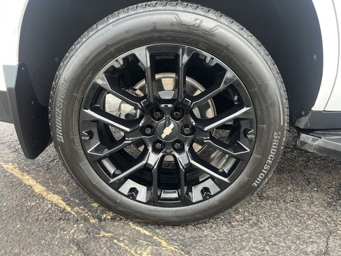 Used 2023 Chevrolet Tahoe Premier w/ Advanced Technology Package image 11