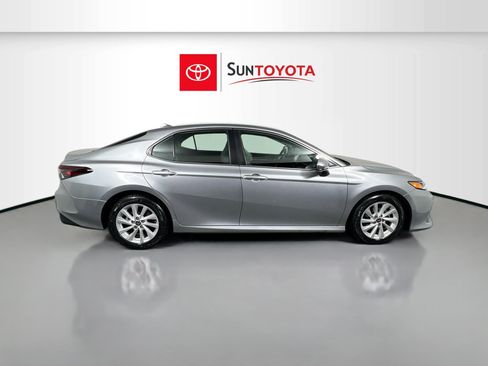 Used 2021 Toyota Camry LE image 2