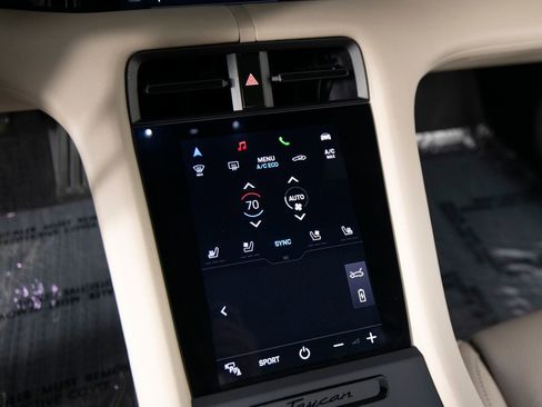Certified 2022 Porsche Taycan 4 Cross Turismo AWD/4WD image 28