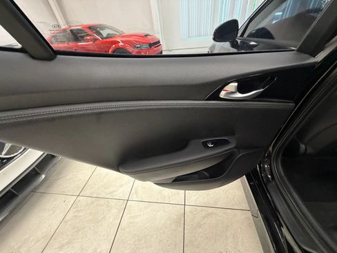 Used 2019 Kia Stinger RWD image 15