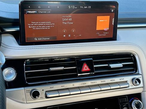 Used 2025 Genesis G70 2.5T image 15