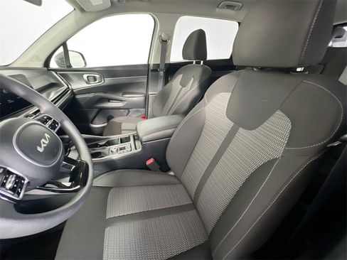 Certified 2024 Kia Sorento LX image 20