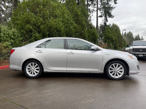 Used 2012 Toyota Camry XLE image 3