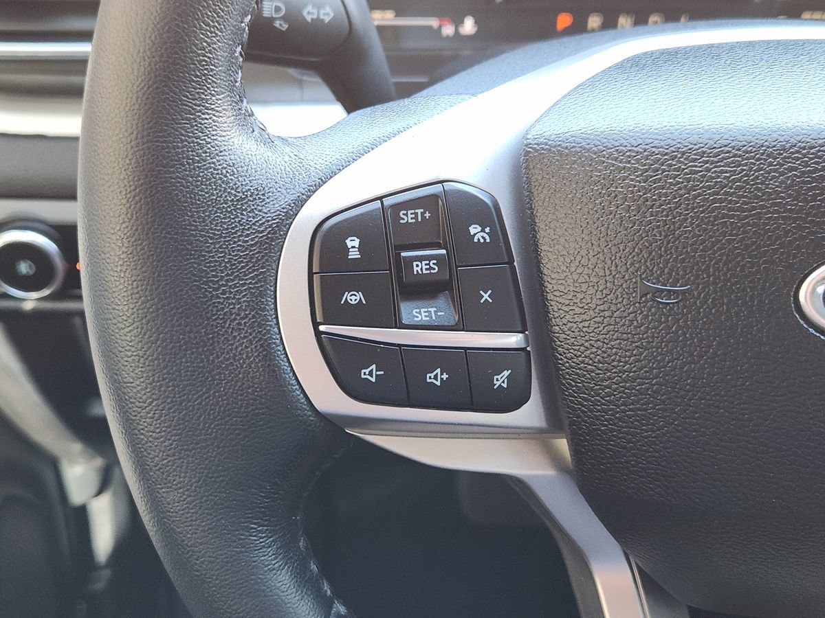 Used 2024 Ford Explorer XLT w/ Equipment Group 202A RWD image 46