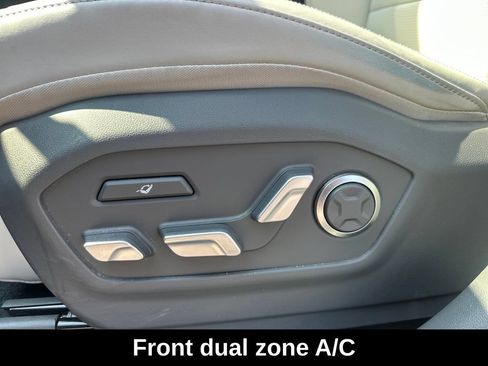 Used 2025 Hyundai Santa Fe Calligraphy AWD/4WD image 12