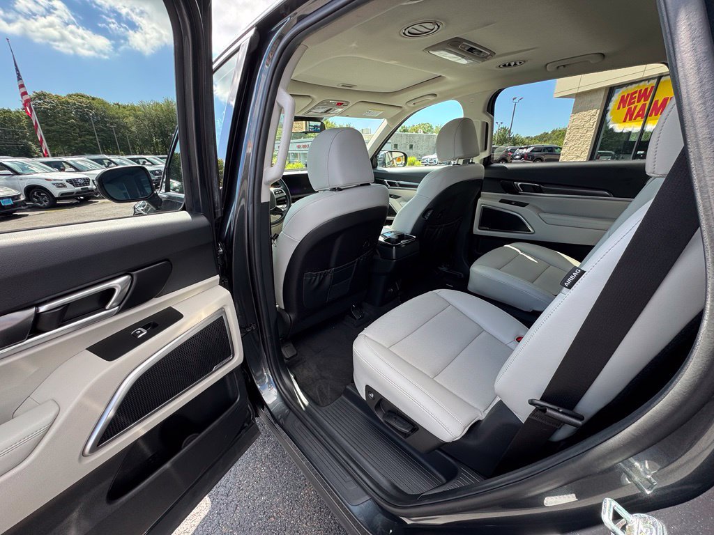 Used 2024 Kia Telluride S w/ S Sunroof Package AWD/4WD image 14