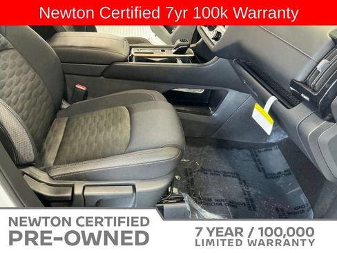 Used 2025 Nissan Pathfinder SV FWD image 14