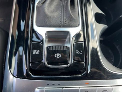 Certified 2024 Kia Carnival EX FWD image 25