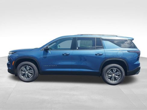 New 2026 Chevrolet Traverse LT w/ Driver Confidence Package FWD image 2
