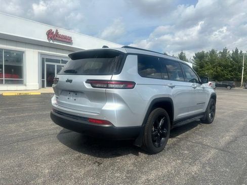 Used 2023 Jeep Grand Cherokee L Laredo AWD/4WD image 5