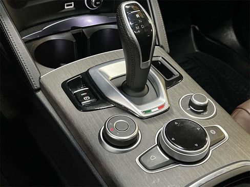 Used 2023 Alfa Romeo Stelvio Ti image 22