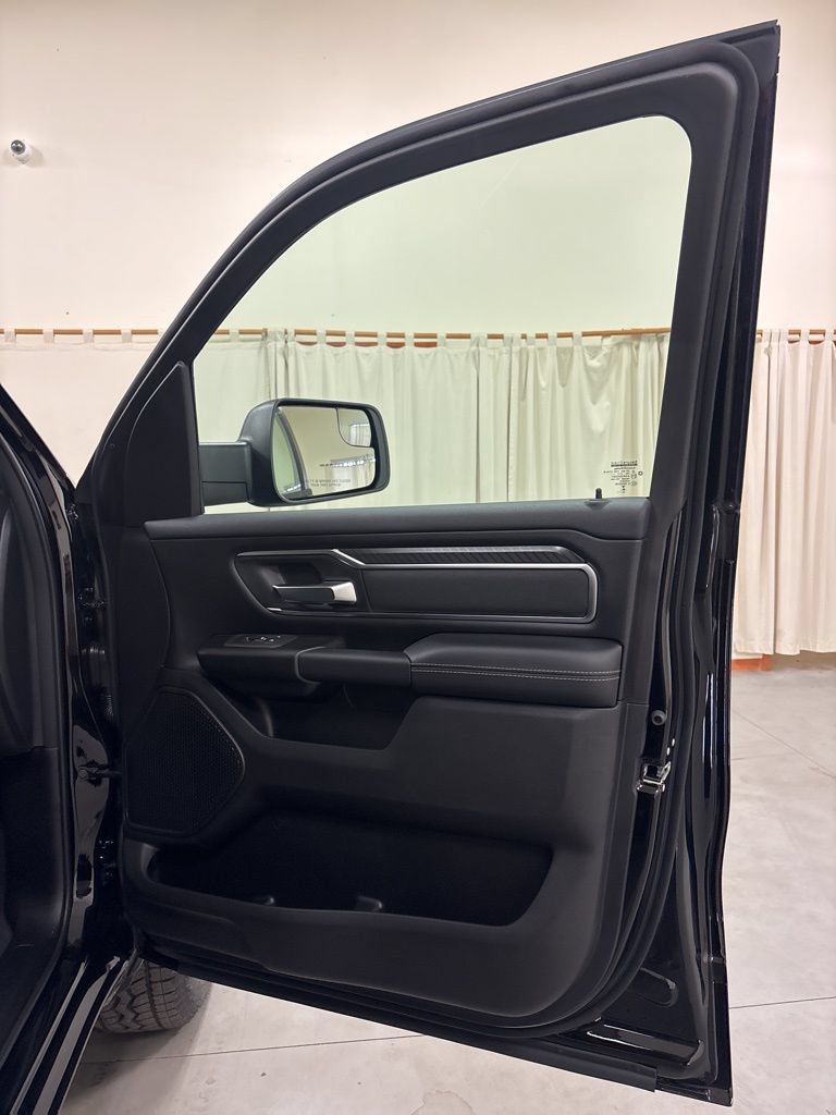 New 2026 RAM 1500 Big Horn AWD/4WD image 30