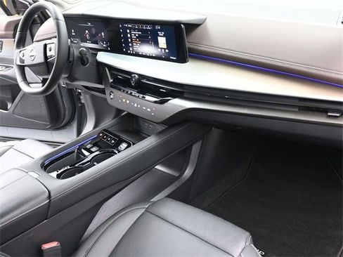 Used 2025 Nissan Murano Platinum image 28