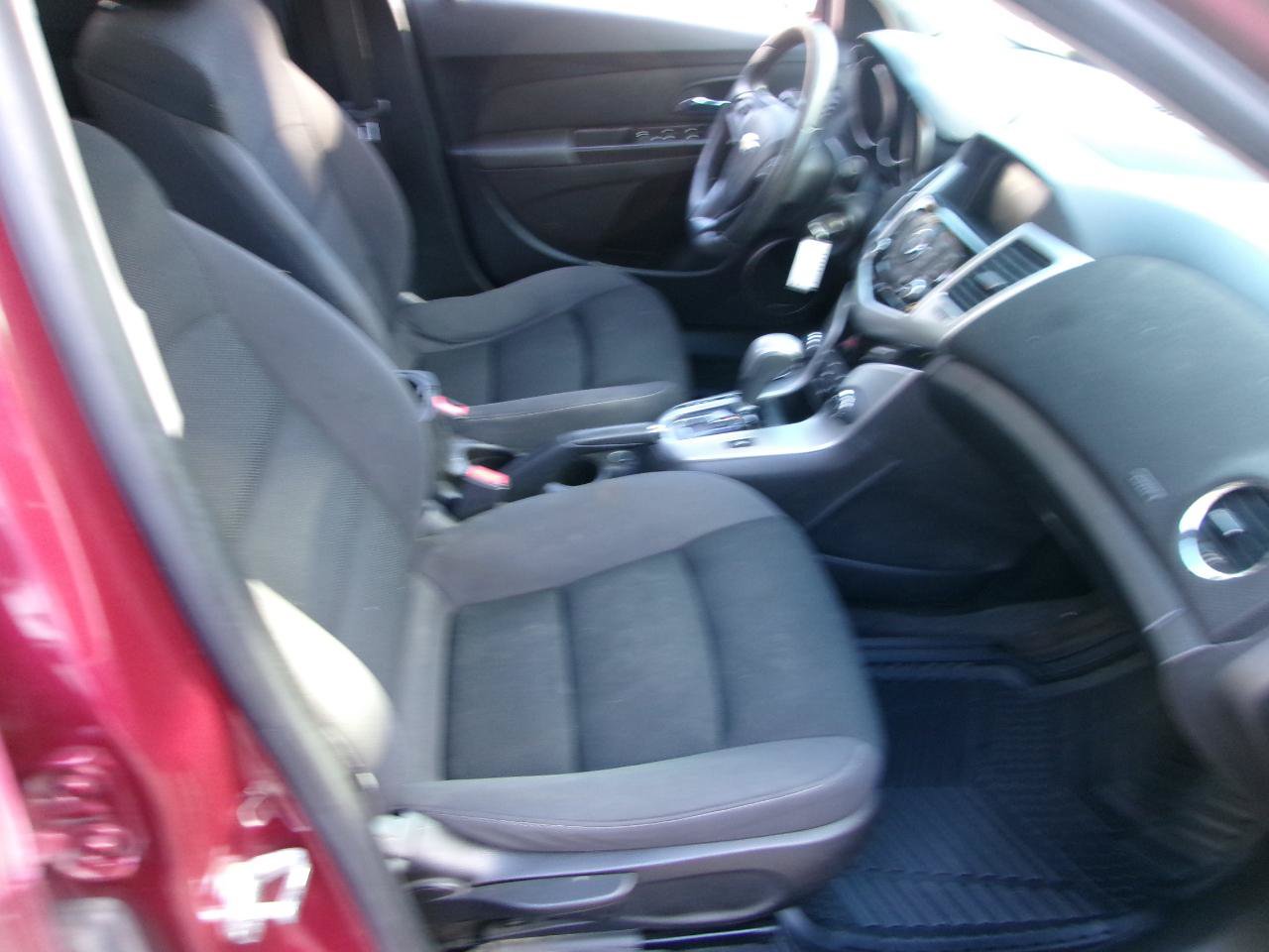 Used 2016 Chevrolet Cruze LT w/ Sun And Sound Package FWD image 7