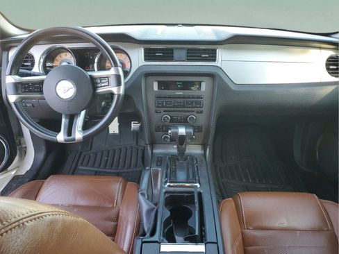 Used 2010 Ford Mustang Convertible RWD image 6