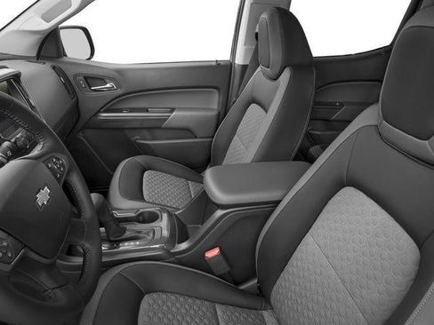 Used 2017 Chevrolet Colorado Z71 image 9