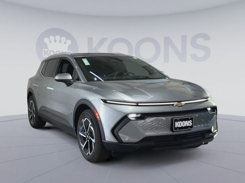 New 2026 Chevrolet Equinox EV LT image 4