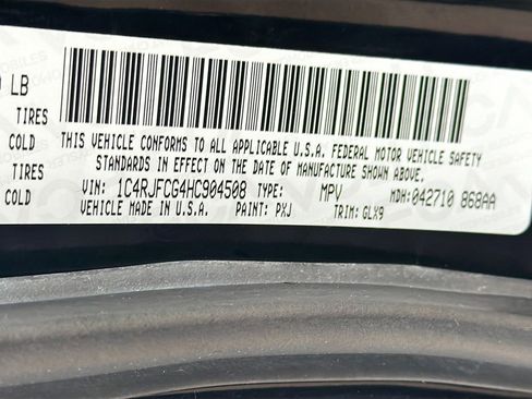 Used 2017 Jeep Grand Cherokee Overland w/ Jeep Active Safety Group image 12