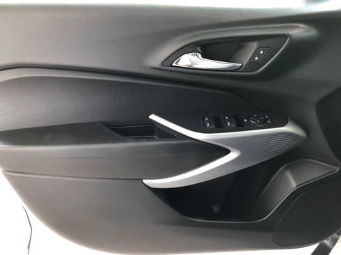 Used 2024 Chevrolet Trax RS w/ Driver Confidence Package FWD image 34