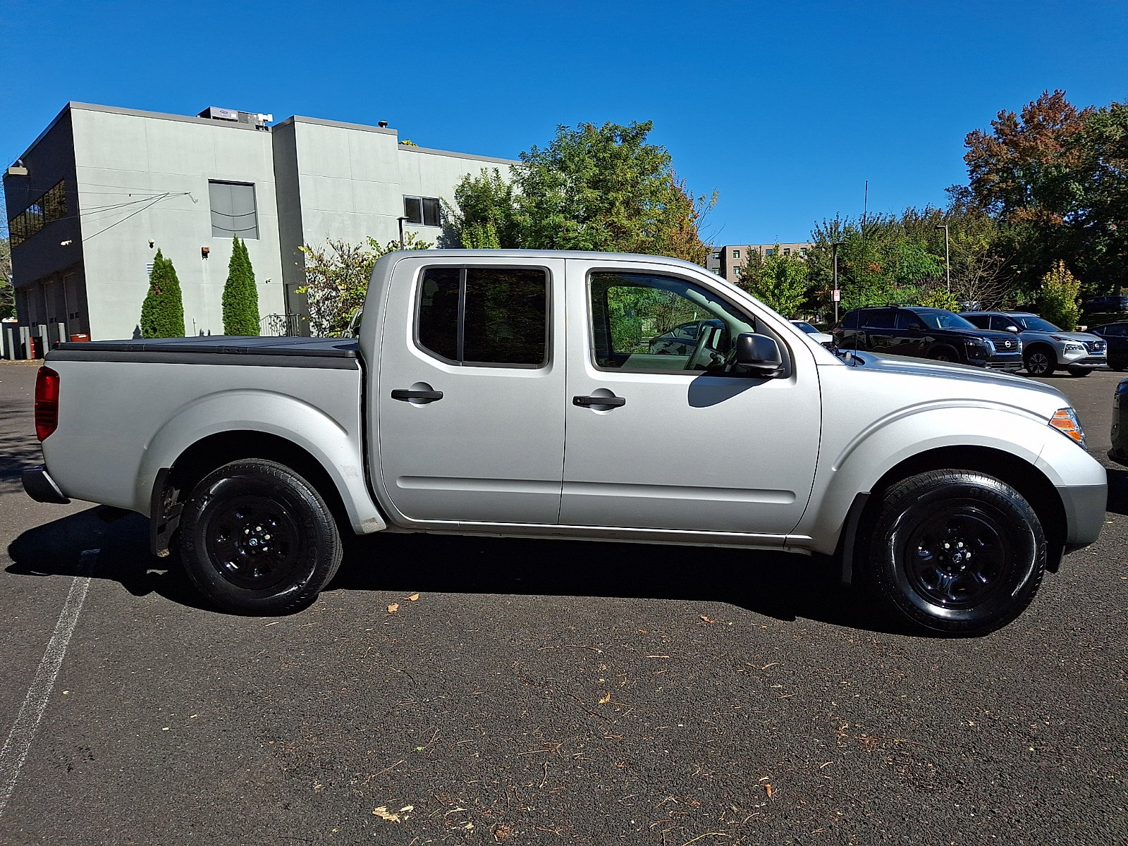 Used 2017 Nissan Frontier S w/ S Work Truck Package (4X4) image 7