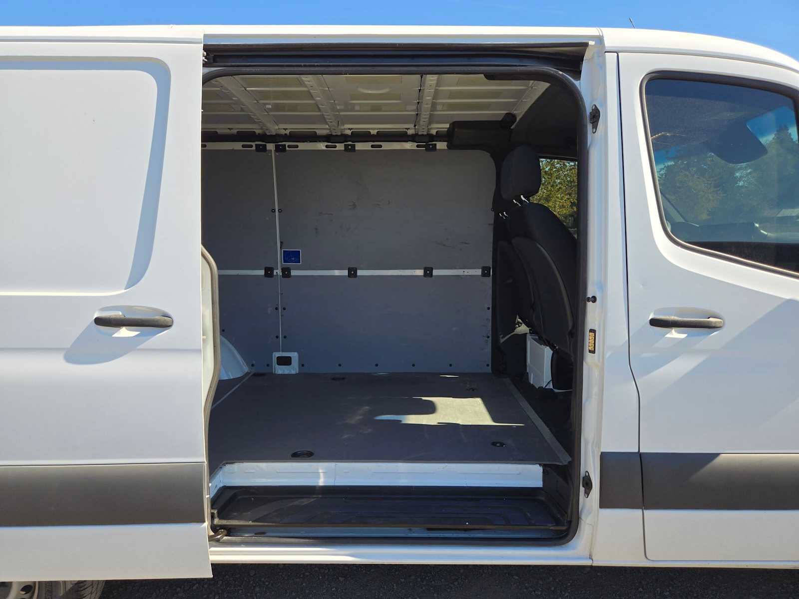 Used 2020 Mercedes-Benz Sprinter 2500 image 12