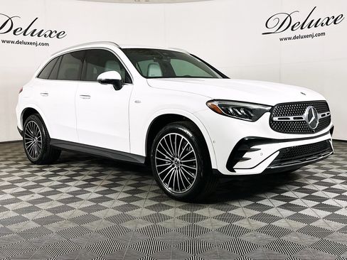 Used 2025 Mercedes-Benz GLC 350e 4MATIC w/ AMG Line image 1