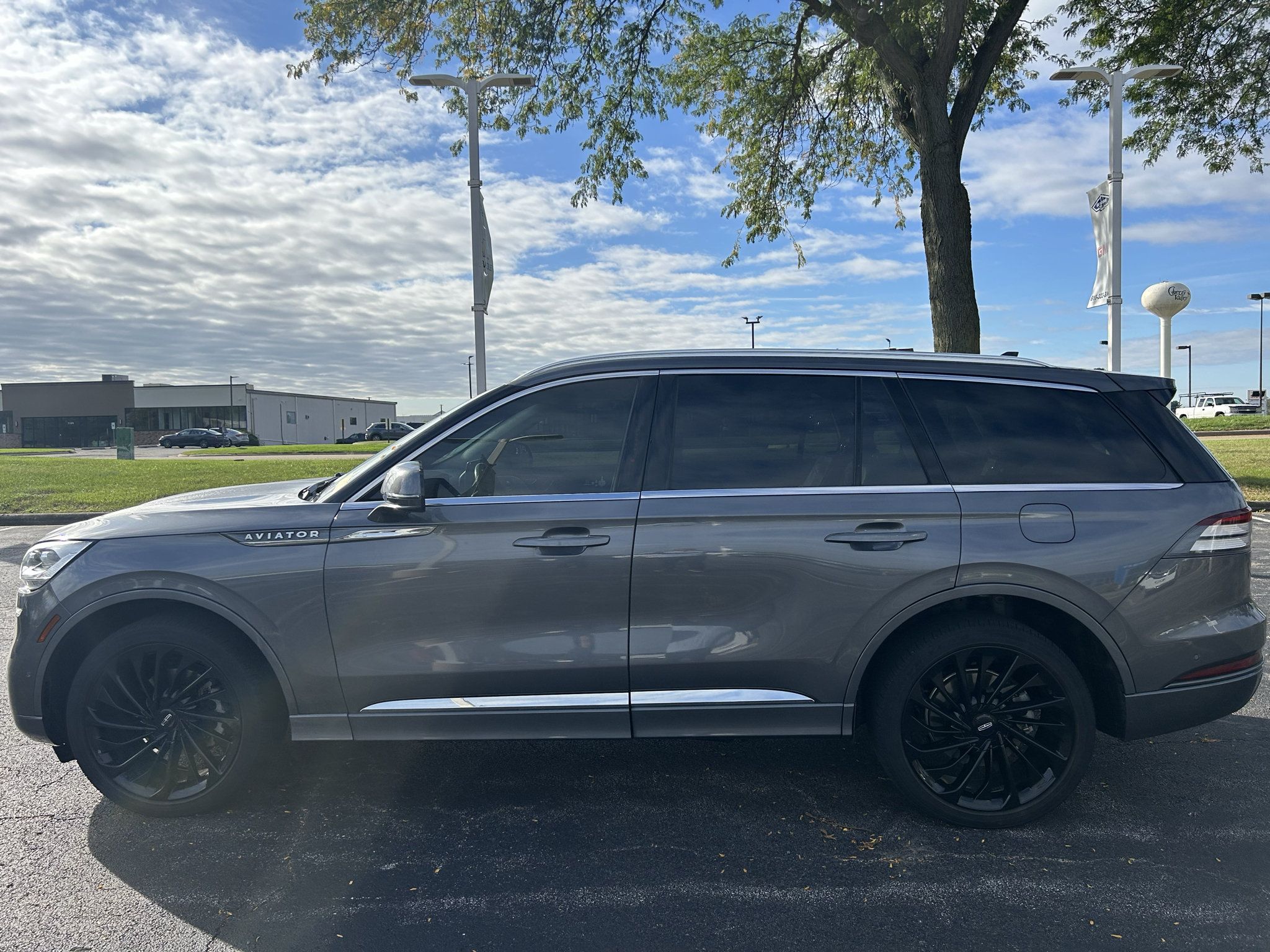 Used 2022 Lincoln Aviator Reserve w/ Equipment Group 201A AWD/4WD image 4