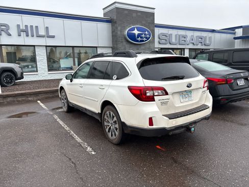 Used 2017 Subaru Outback 2.5i Limited AWD/4WD image 5
